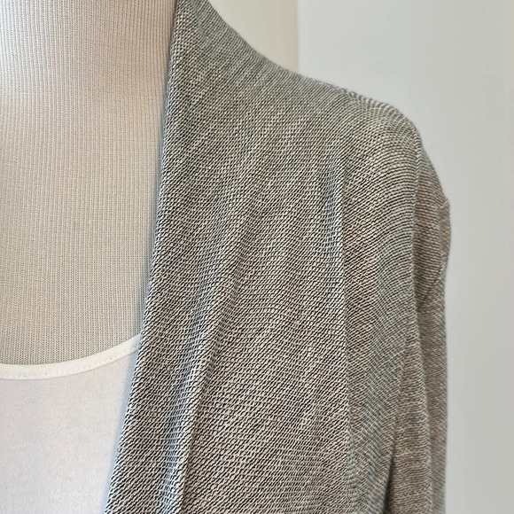 Fabletics Waterfall Cardigan, EUC, Size M - Picture 3 of 10